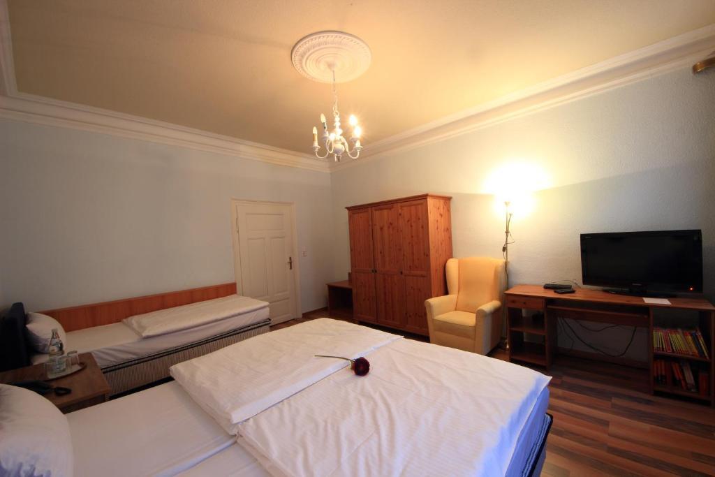 Altstadthotel Фюрт Экстерьер фото