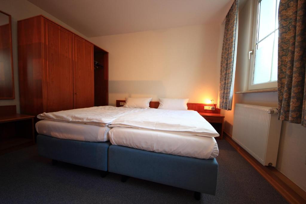 Altstadthotel Фюрт Экстерьер фото